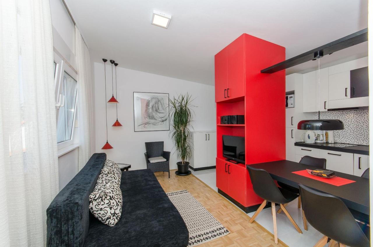 Apartment Sreta 奥米什 外观 照片