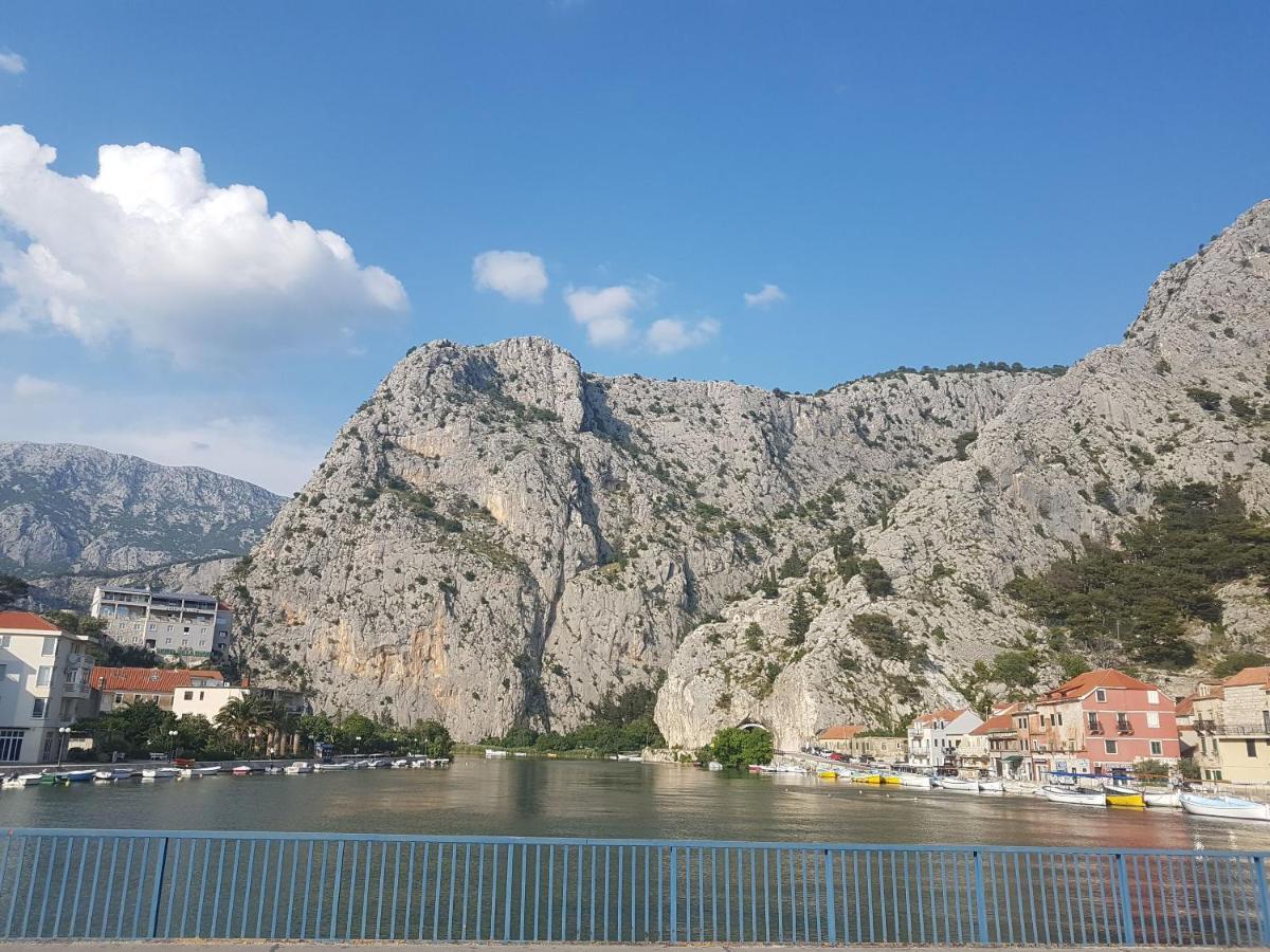 Apartment Sreta 奥米什 外观 照片